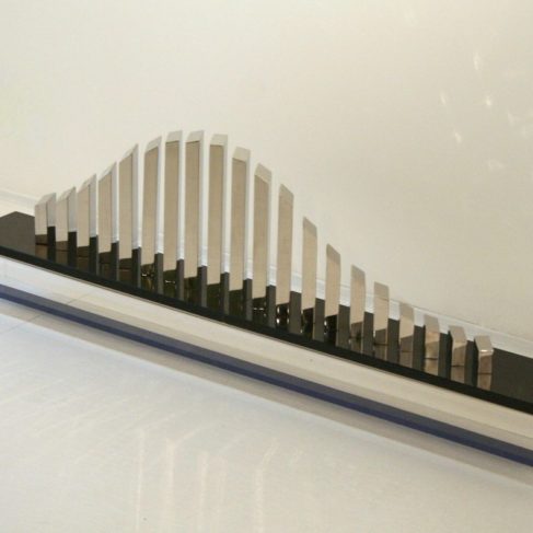 Scultura in acciaio inox di Iler Melioli