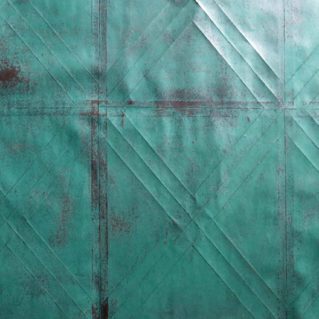 Cristina Treppo, Carta catramata trattata e piegata di colore verde