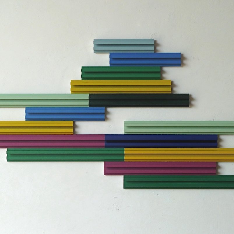 Iler Melioli, Sopra e sotto il livello del mare 2018, Cromoplastico, alluminio e plexiglas cm 85x44x2