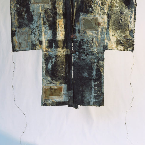 Dania Zanotto, 2006, vernice, ferro, ceramica raku, varnish, iron, raku ceramic. 155x150 cm