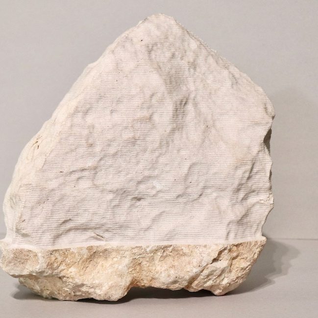 Roberto Mascella, 2019, elemento in pietra riprogrammato, pietra dolomia, cm 27 x 25 x 16