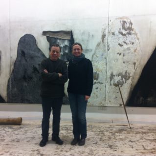 Shang Yang e Maria Yvonne Pugliese nello studio dell'artista, 2016