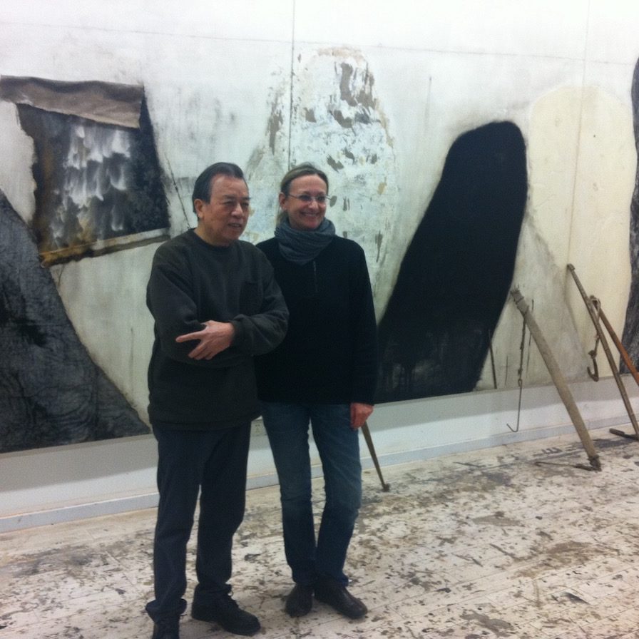 Shang Yang e Maria Yvonne Pugliese nello studio dell'artista, 2016