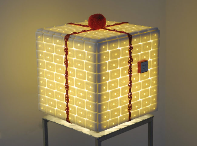 Tamara Repetto, 2008, plexiglas, neon, saponette, psicofarmaci, uncinetto, 35x35x35cm